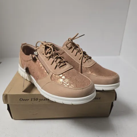 CUSHION-WALK TERI ROSE COLOUR TRAINERS β UK 8