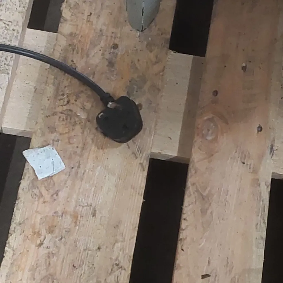 ADESSO COMMERCIAL COFFEE VENDING MACHINE