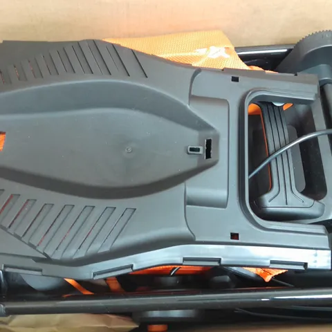 BOXED YARD FORCE ELECTRIC LAWNMOWER