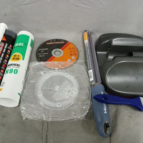 APPROXIMATELY 20 ASSORTED HOUSEHOLD ITEMS TO INCLUDE PAINT BRUSHES, STIXALL AND ZESTER