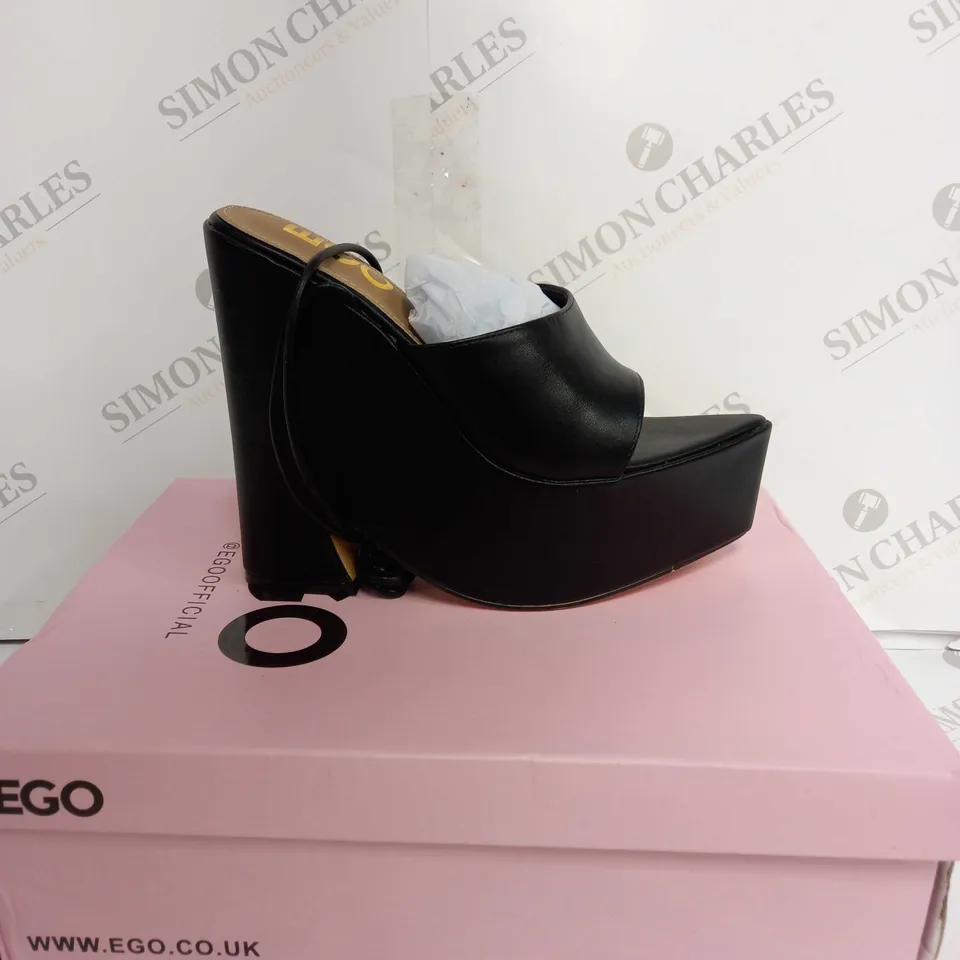 BOXED EGO WEEKEND READY HIGH PLATFROM HEEL - UK 4 