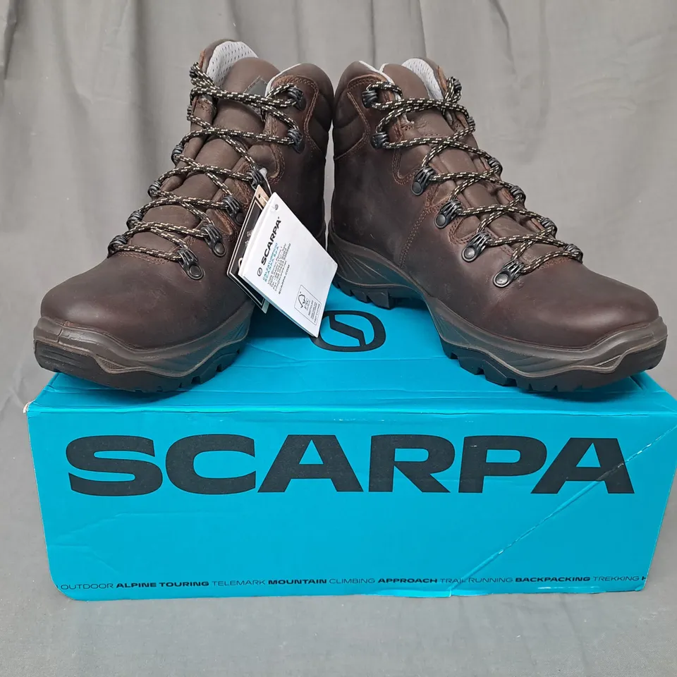 BOXED PAIR OF SCARPA TERRA GTX BOOTS IN BROWN UK SIZE 7