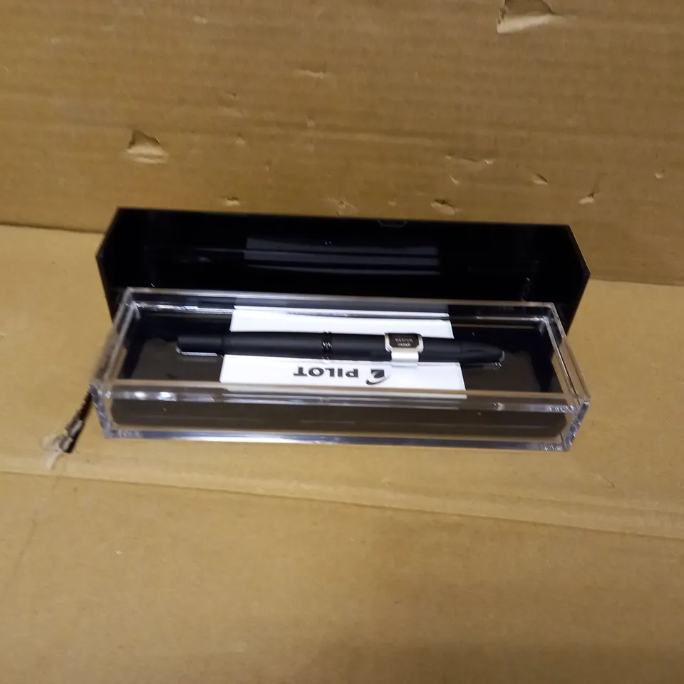 PILOT CAPLESS MEDIUM RETRACTABLE FOUNTAIN PEN GRAPHITE - MATT BLACK