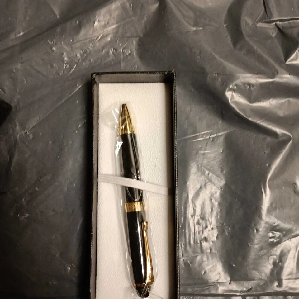 MANN EGERTON FOUNTAIN PEN IN PRESENTATION BOX - BLACK WITH GOLD TRIM