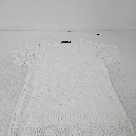 SUGAR CRISP WOMEN'S WHITE LACE TOP β SIZE S