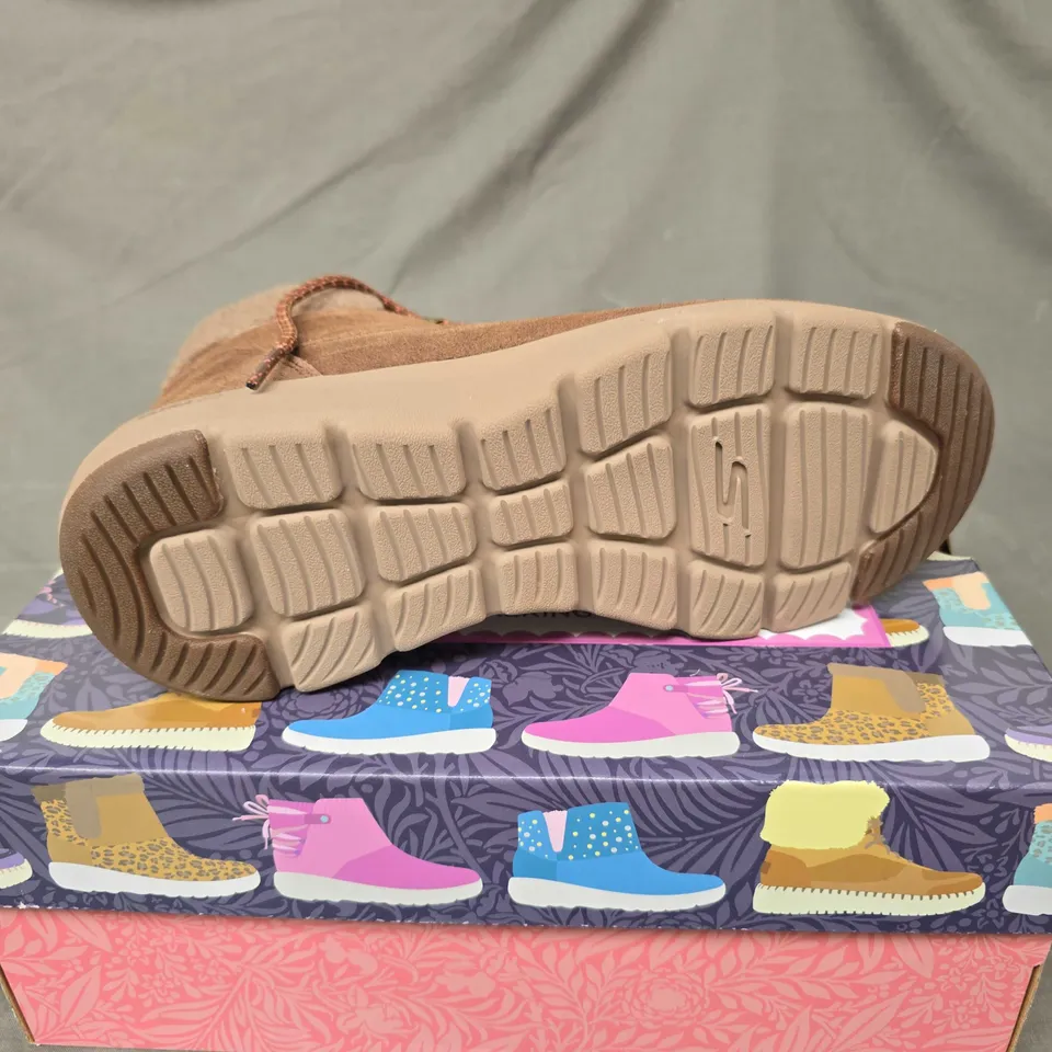 BOXED PAIR OF SKECHERS GO WALK BOOTS IN BROWN - 7