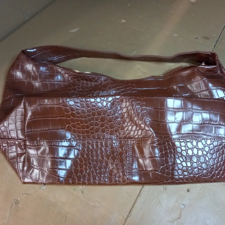 BROWN LEATHER HANDBAG 