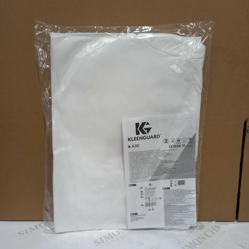 BOX OF APPROXIMATELY 15 BRAND NEW KLEENGUARD BREATHABLE SPLASH & PARTICLE PROTECTION HOODED JACKETS - SIZE XL