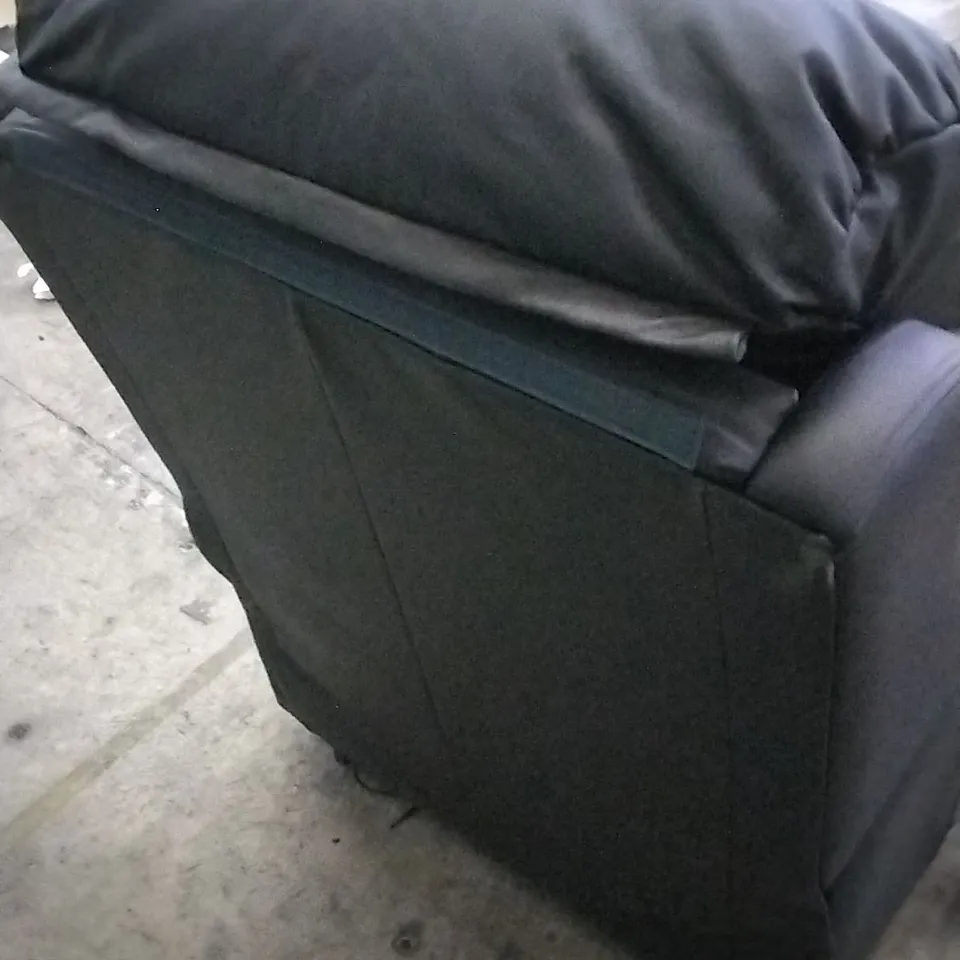 QUALITY BRITISH DESIGNED & MANUFACTURED G PLAN NEWMARKET LARGE DUAL ELEVATE CAMBRIDGE BLACK LEATHER ARMCHAIR