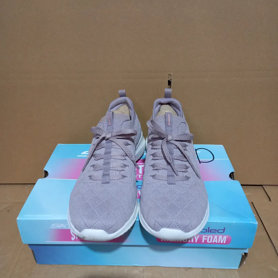 SKECHERS STRETCH FIT MEMORY FOAM LAVENDER TRAINERS - SIZE 5.5