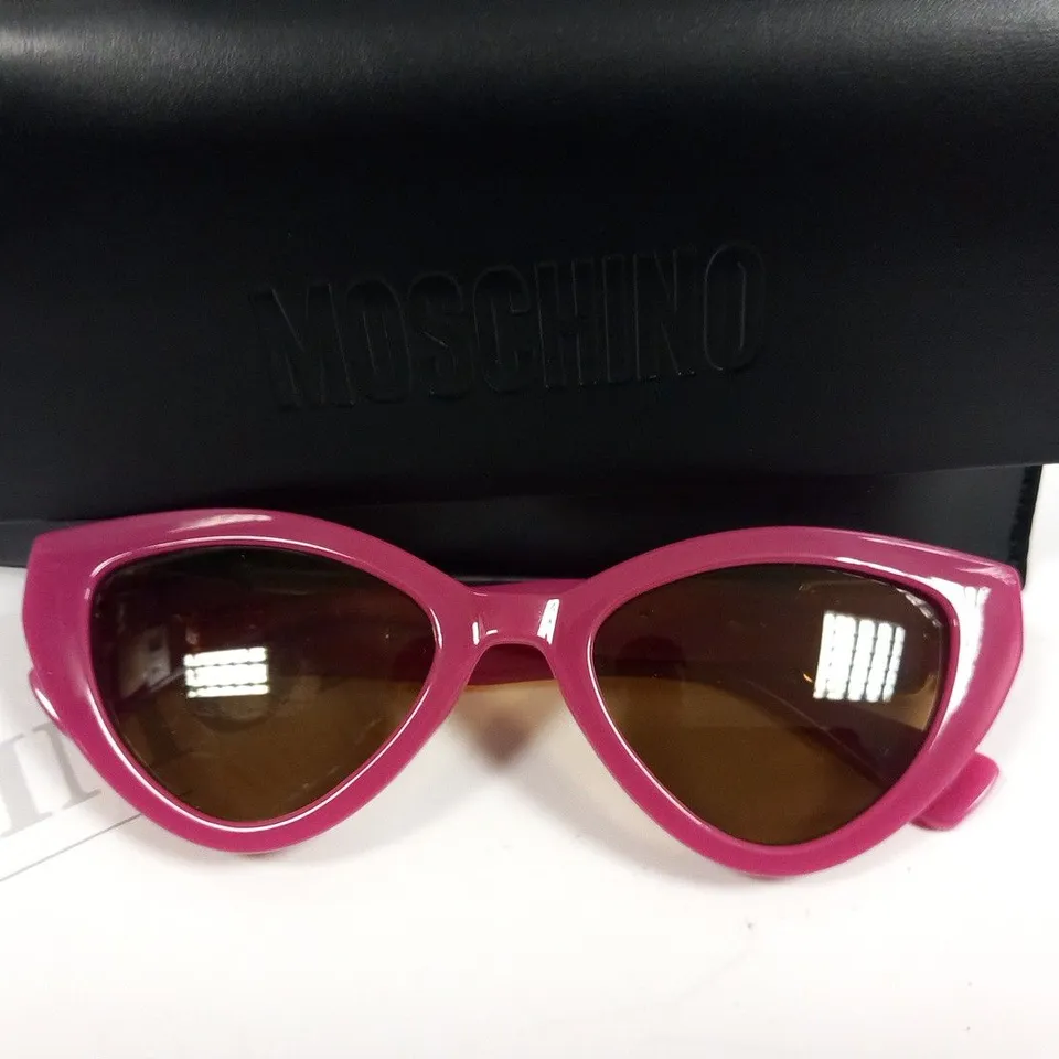 MOSCHINO CAT EYE BUCKLE DETAIL SUNGLASSES