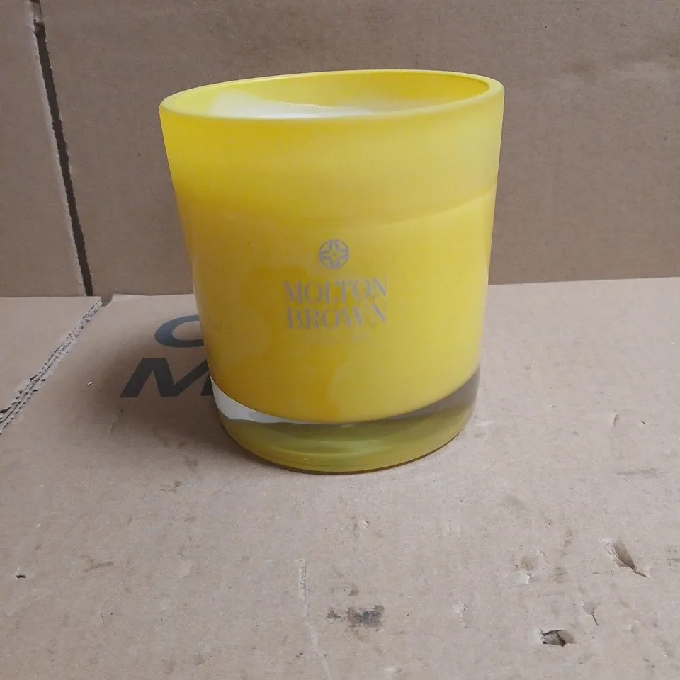MOLTON BROWN LONDON ORANGE & BERGAMOT THREE WICK CANDLE – 480G (16.9OZ) – BOXED