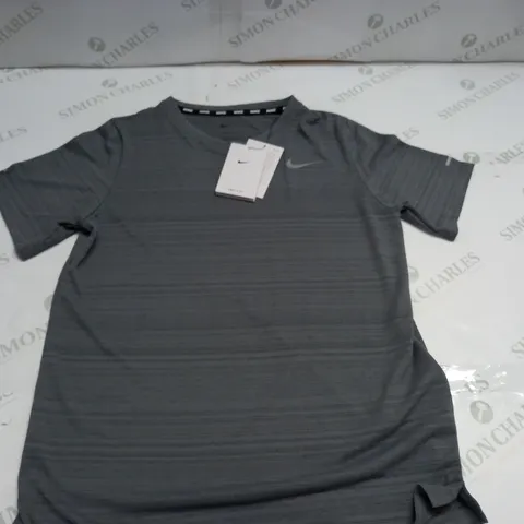 NIKE DRI-FIT GREY T-SHIRT - L
