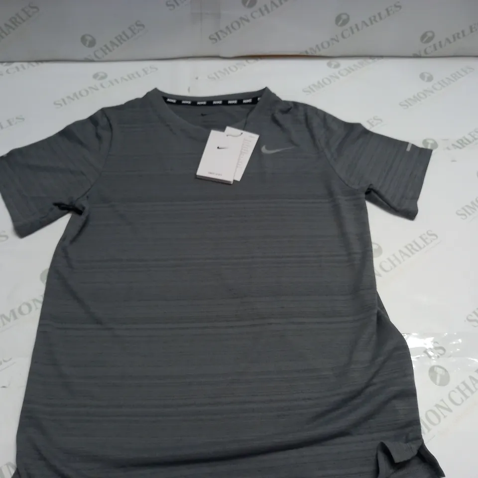 NIKE DRI-FIT GREY T-SHIRT - L