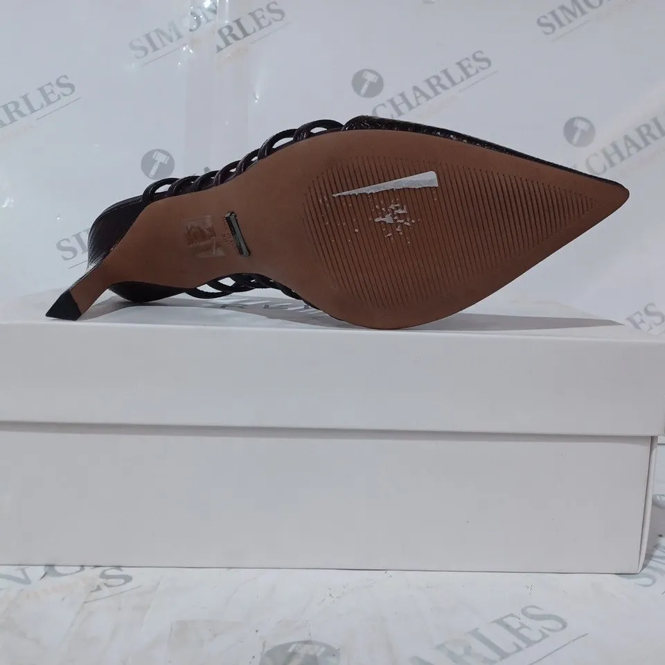 BOXED PAIR OF REISS DAPHNE SLINGBACK HEELS IN POMEGRANATE SIZE 6