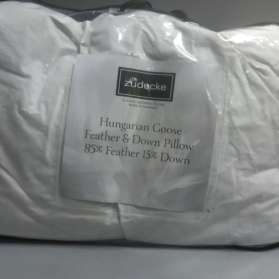 DIE ZUDECKE HUNGARIAN GOOSE FEATHER & DOWN PILLOW 85% FEATHER 15% DOWN