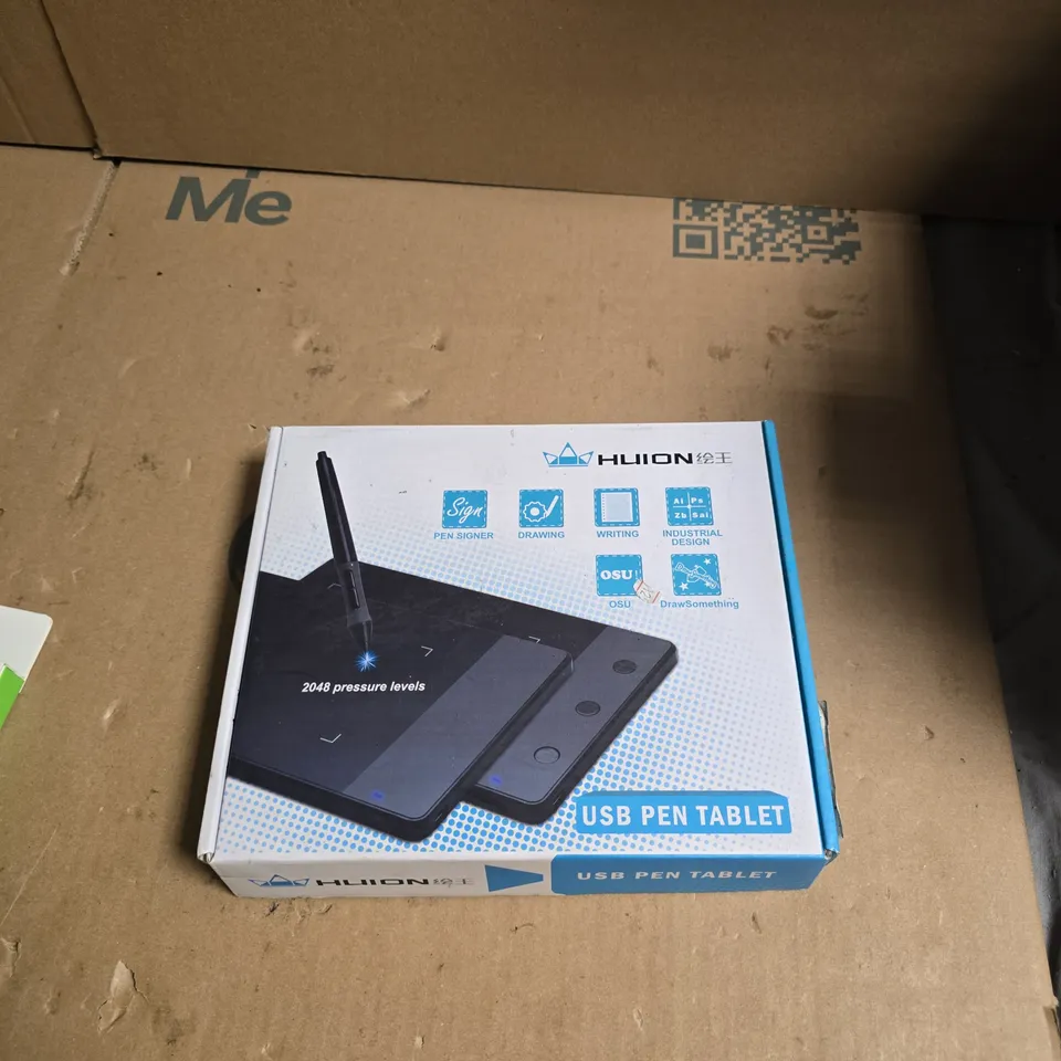 BOX OF APPROXIMATELY 12 ASSORTED ITEMS INCLUDING TECH 21 IMPACTCLEAR , HUION USB PEN TABLET AND BELKIN KEYBOARD CASE 