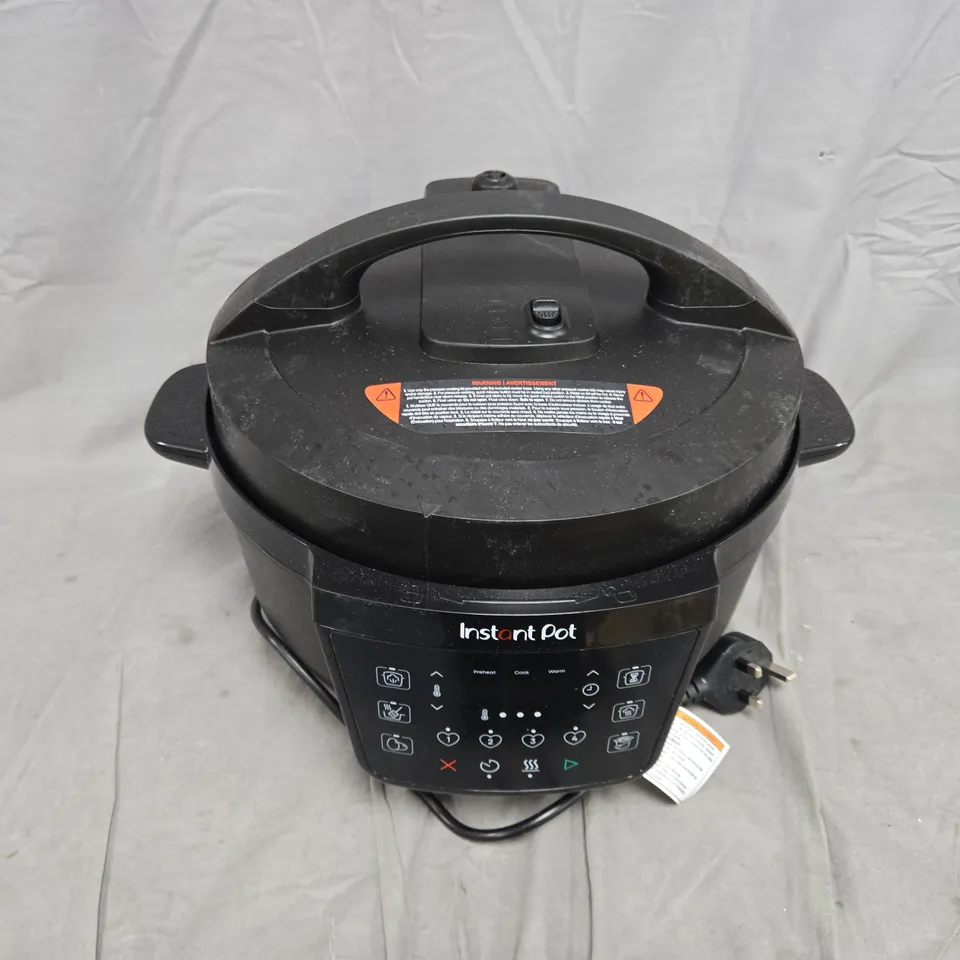 INSTANT POT MULTICOOKER XL