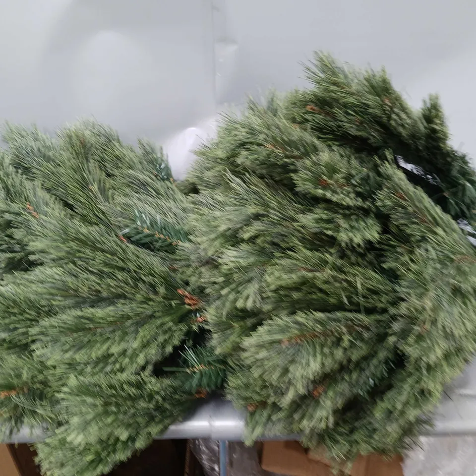 BOXED 6FT CASHMERE TIPS CHRISTMAS TREE COLLECTION ONLY RRP £99.99