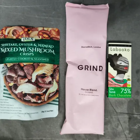 APPROXIMATELY 10 ASSORTED FOOD AND DRINK ITEMS TO INCLUDE MUSHROOM CRISPS, GRIND COFFEE, ETC