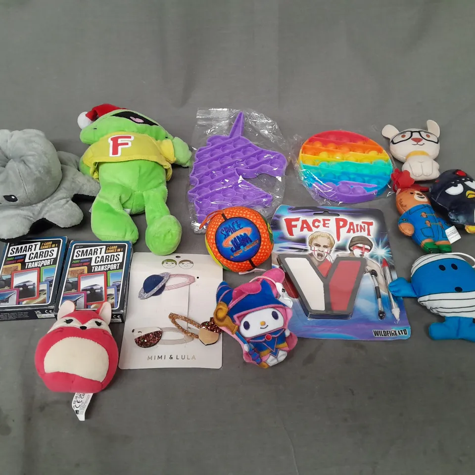 LOT OF ASSORTED TOYS AND GAMES TO INCLUDE TEDDIES, FIDGET TOYS AND FACE PAINTS