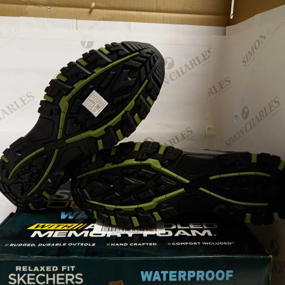 SKECHERS MENS LACE UP BOOTS SIZE 11