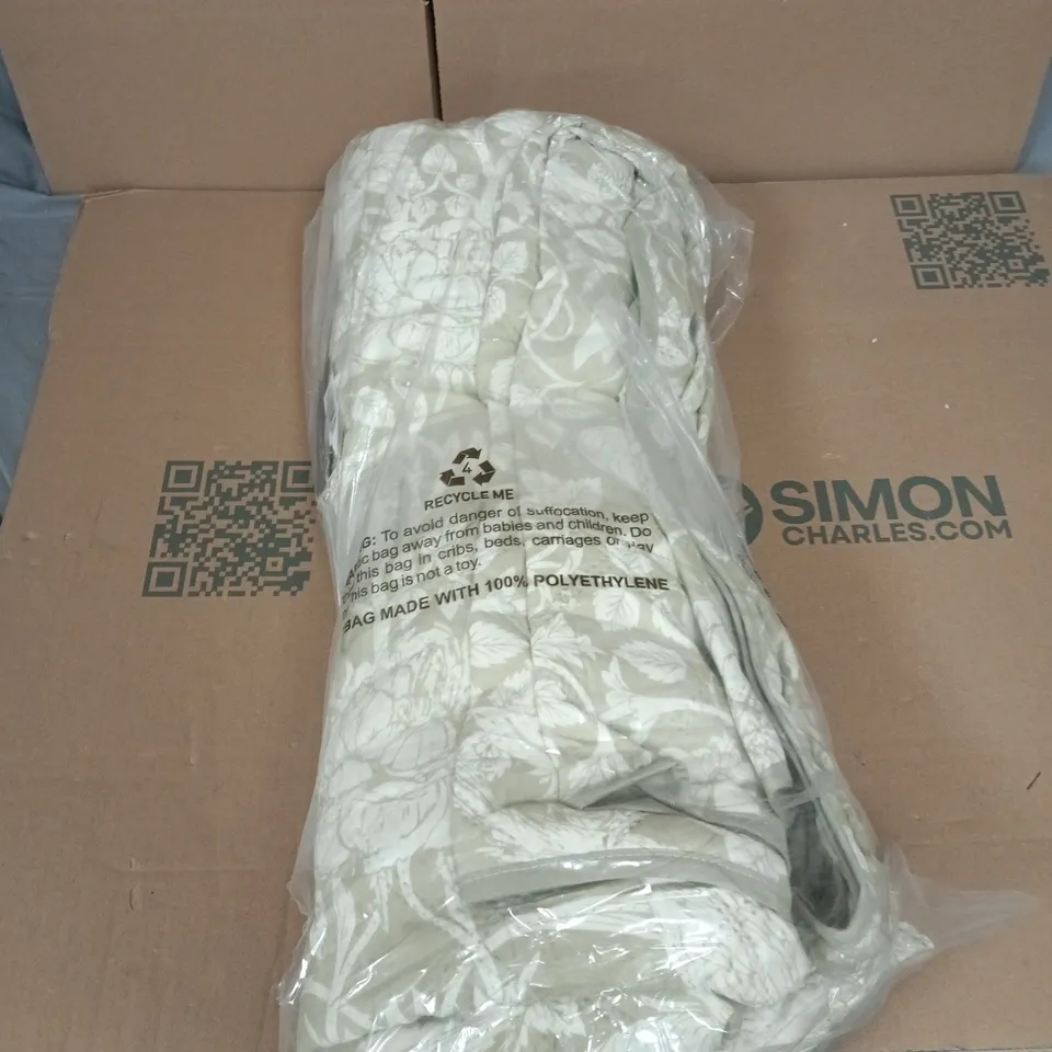 DII FLORA & FAUNA REVERSIBLE BEDSPREAD – DOUBLE/KING COMBI SIZE 240 X 260 CM