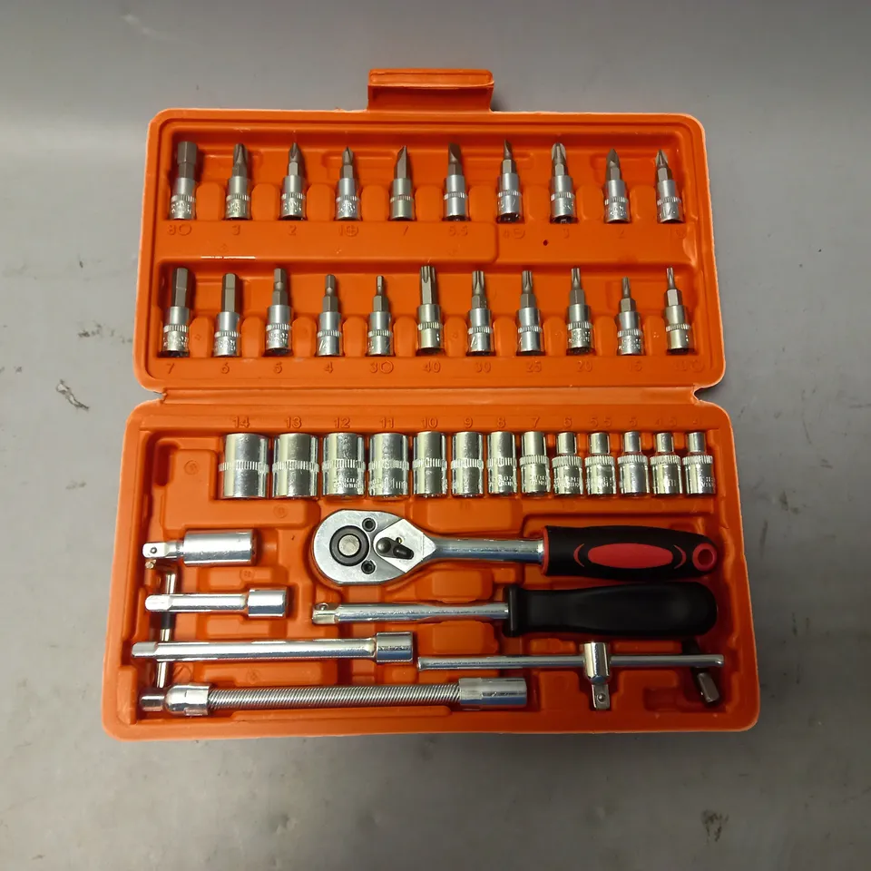 46 PC SOCKET WRENCH SET 