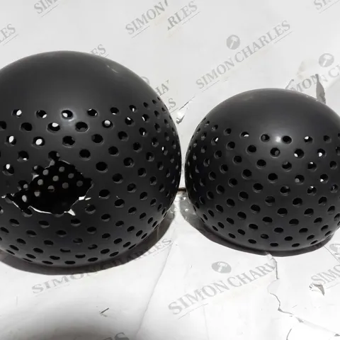 BOXED K BY KELLY HOPPEN SET OF 2 INDOOR OUTDOOR ORBS 25CM AND 30CM
