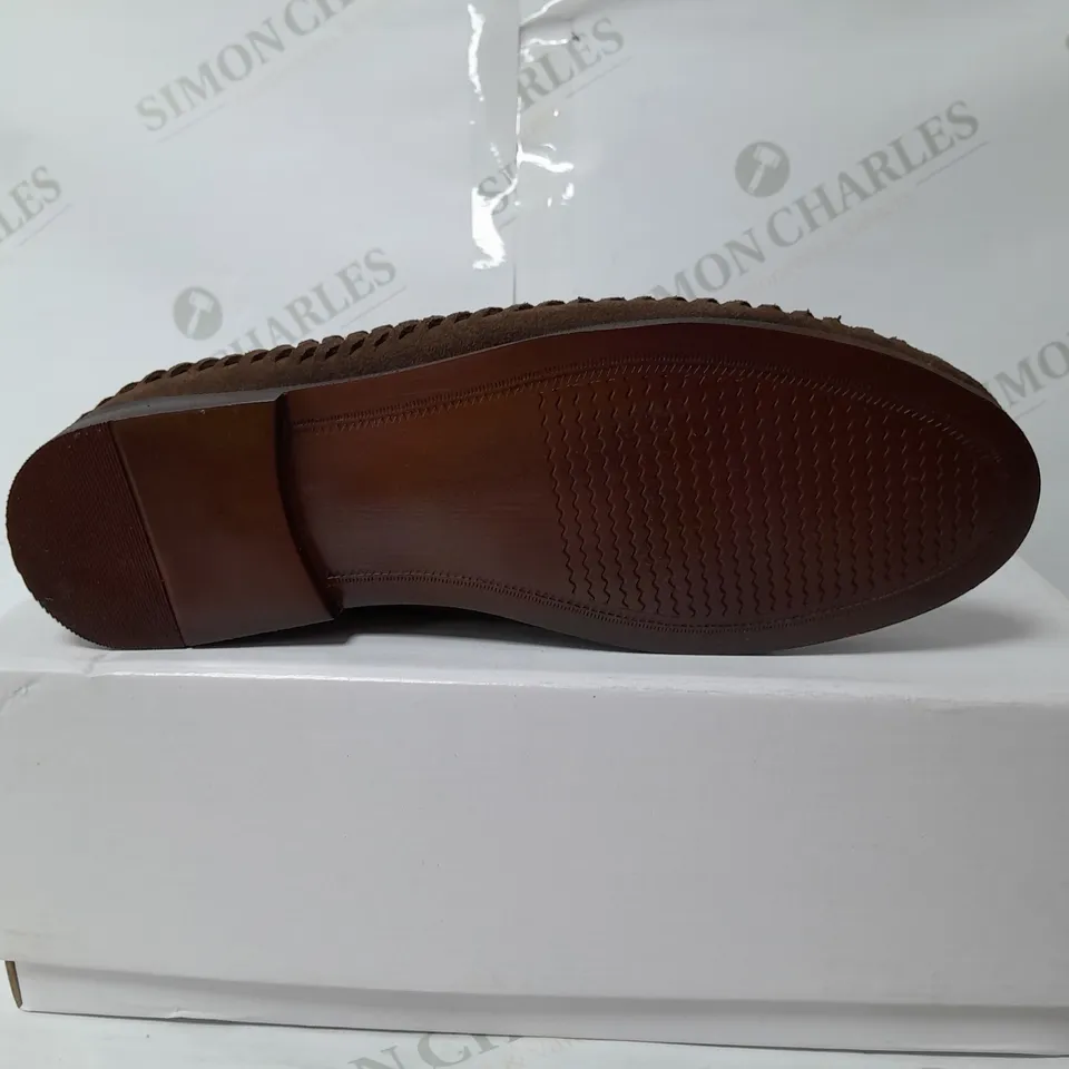 FIND MENS CASUAL SHOE IN CHOCOLATE BROWN SIZE 8