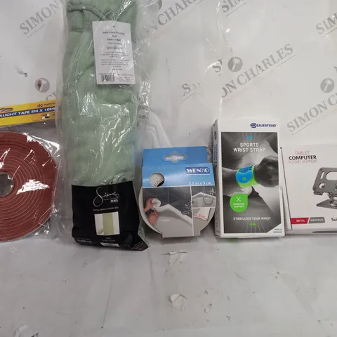 BOX OF APPROXIMATELY 15 ASSORTED ITEMS TO INCLUDE - DRAUGHT TAPE 5M - SPORTS WRIST STRAP - WENIO 3.5M X 5CM ECT