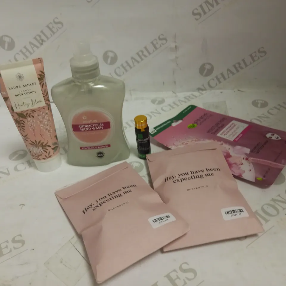 LOT OF APPROXIMATELY 20 ASSORTED HEALTH & BEAUTY ITEMS, TO INCLUDE ESTRID, SHEET MASK, ESSENTIAL OIL, ETC
