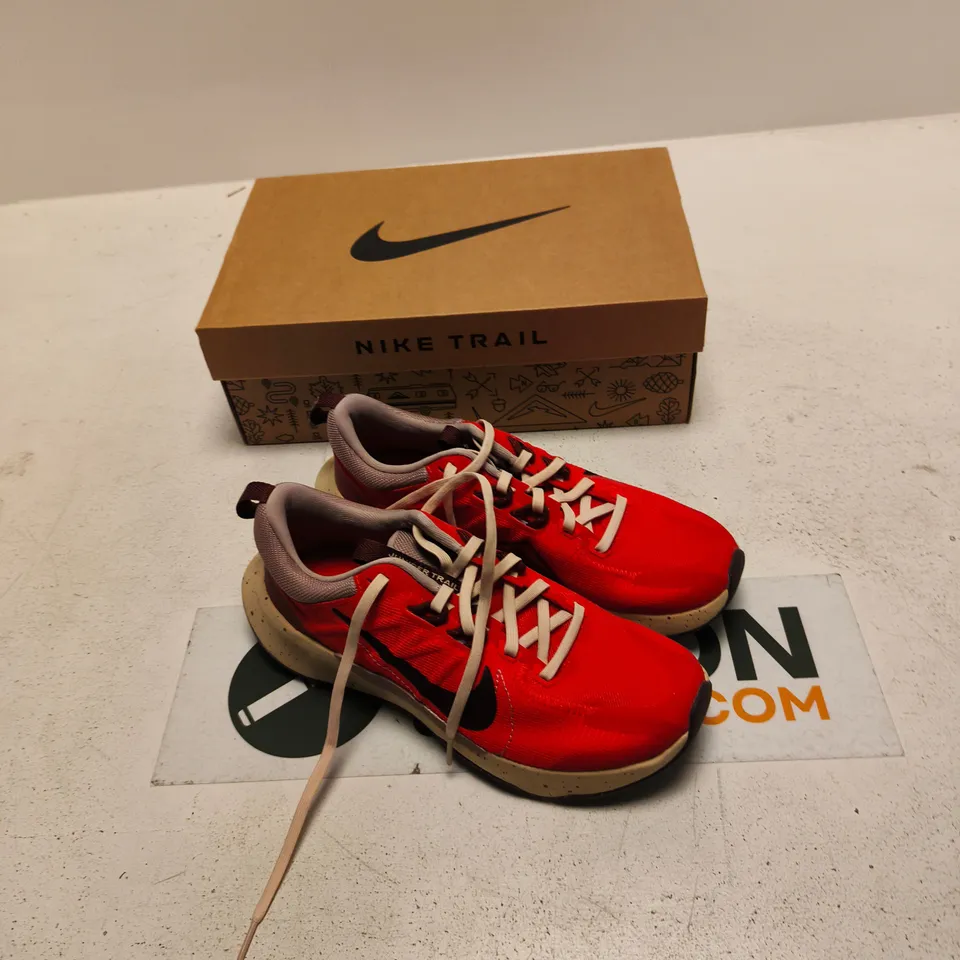 NIKE TRAIL WMNS JUNIPER TRAIL 2 RUNNING SHOES – RED, WOMEN'S UK5 (US7.5)