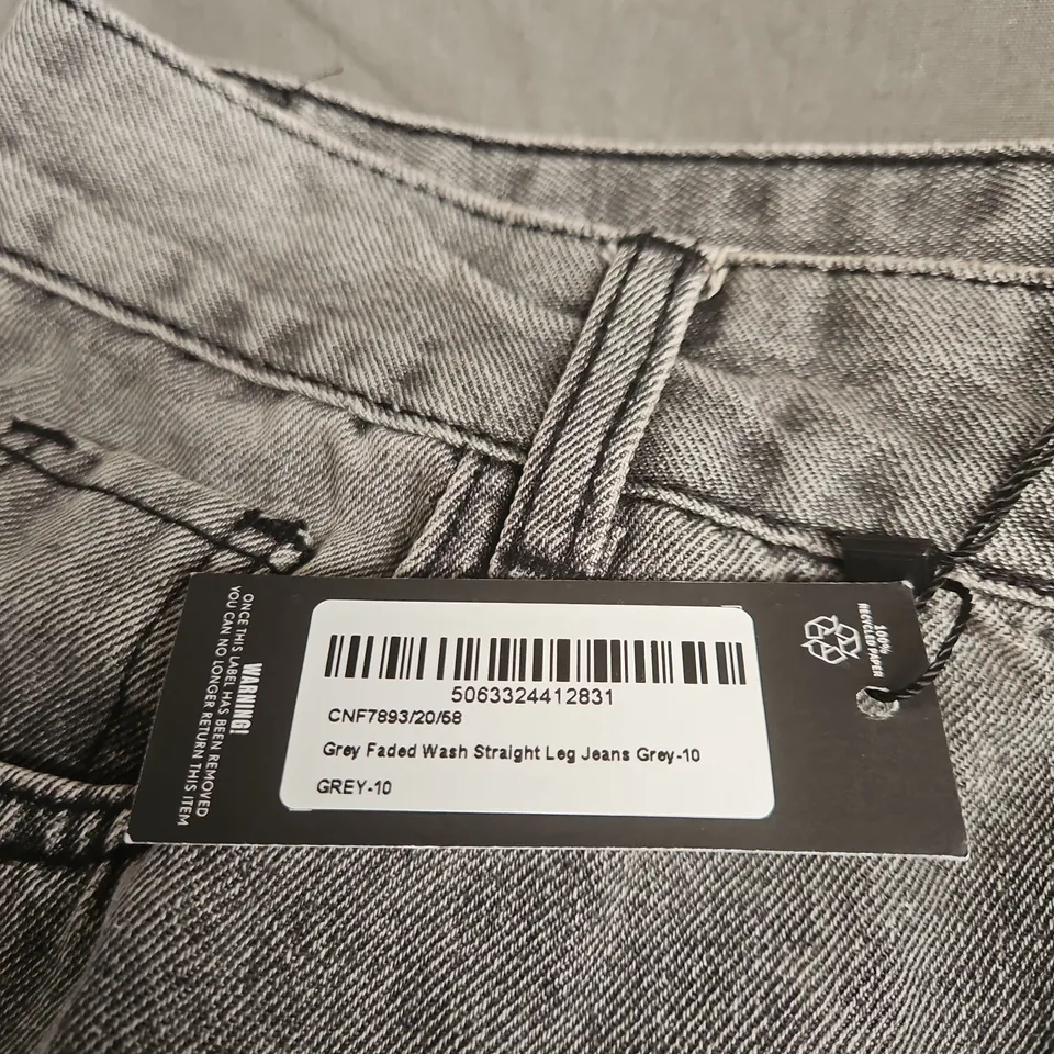 PRETTYLITTLETHING GREY FADED WASH STRAIGHT LEG JEANS – UK 10