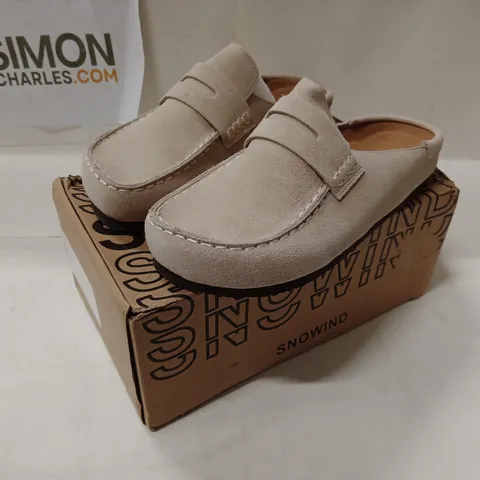 BOXED SNOWIND BEIGE SUEDE LOAFERS – UK 5 (EU 38)