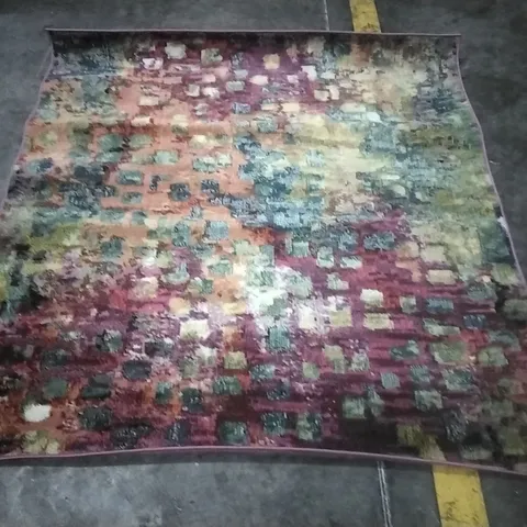ABSTRACT AREA RUG APPROXIMATELY 150X150CM