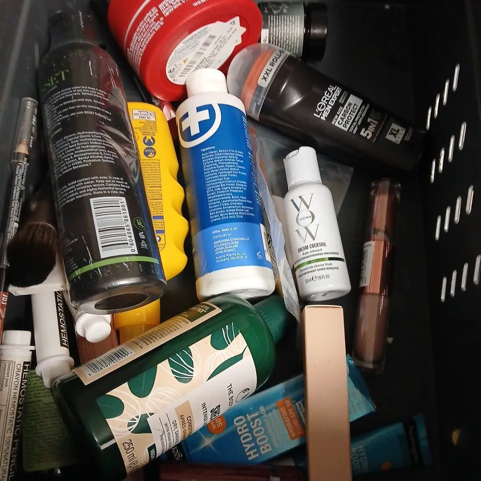 APPROXIMATEY 20 ASSORTED HEALTH AND BEAUTY PRODUCTS TO INCLUDE - SKIN+ME JELLY CLEANSER - MEDIK8 GENTLE CLEANSE - RED ONE AQUA HAIR WAX - ETC