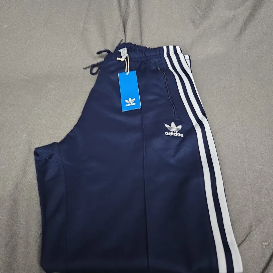 ADIDAS ORIGINAL TRACKSUIT BOTTOMS SIZE M