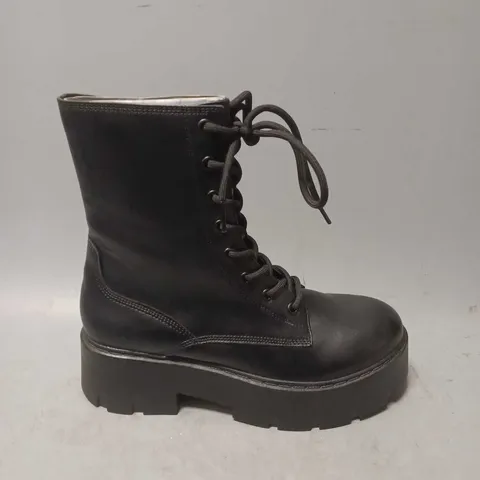 BERSHKA BLACK HIGH PLATFORM BOOTS -  SIZE 39