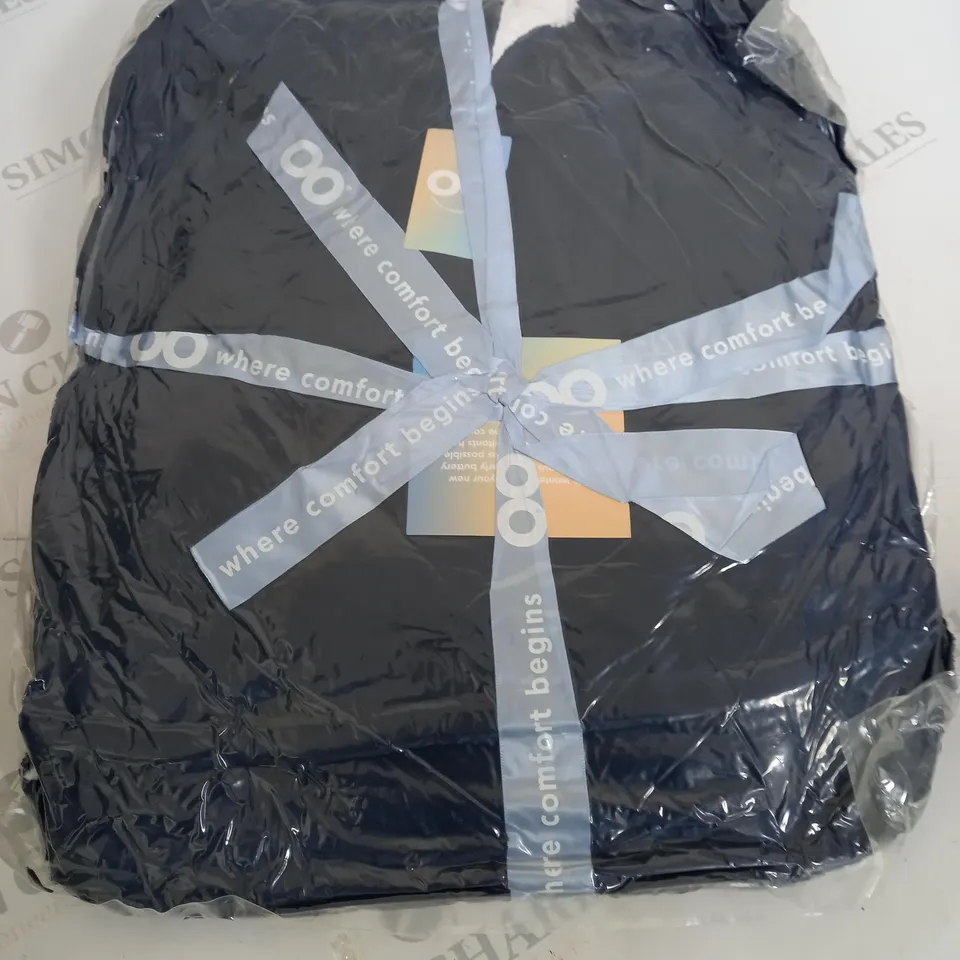 NAVY BLUE OODIE THROW 