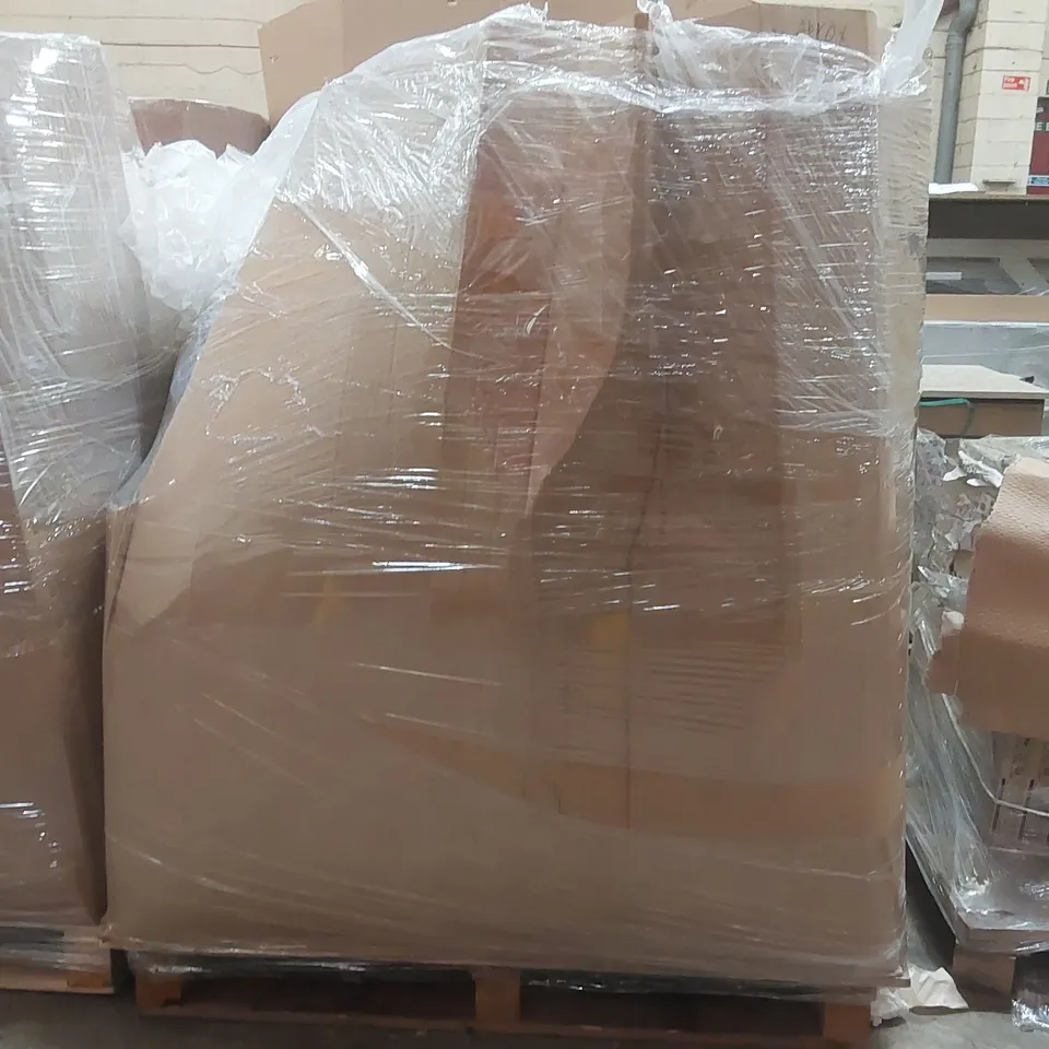 PALLET CONTAINING APPROXIMATELY 100x BRAND NEW ASSORTED DESIGNER CLOTHING ITEMS INCLUDING: JD WILLIAMS COAT, SIMPLY BE COAT, JULIPA COAT, JD WILLIAMS HAT ECT
