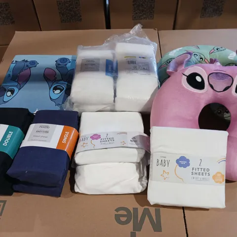 BOX OF APPROXIMATELY 15 ASSORTED BEDDING AND SOFT FURNISHING ITEMS TO INCLUDE - DUVET SETS, FITTED SHEETS, AND NECK PILLOWS ETC.