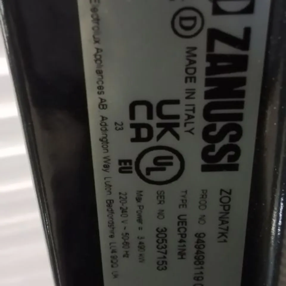 ZANUSSI INTEGRATED AIR-FRY SINGLE ELECTRIC OVEN Model ZOPNA7K1 RRP £492