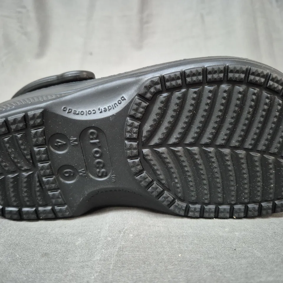 PAIR OF CROCS BAYA CLOGS IN BLACK UK SIZE M3/W4