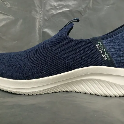 BOXED PAIR OF SKECHERS SLIP-INS IN NAVY (BOTH LEFT FEET - ODD SIZES)