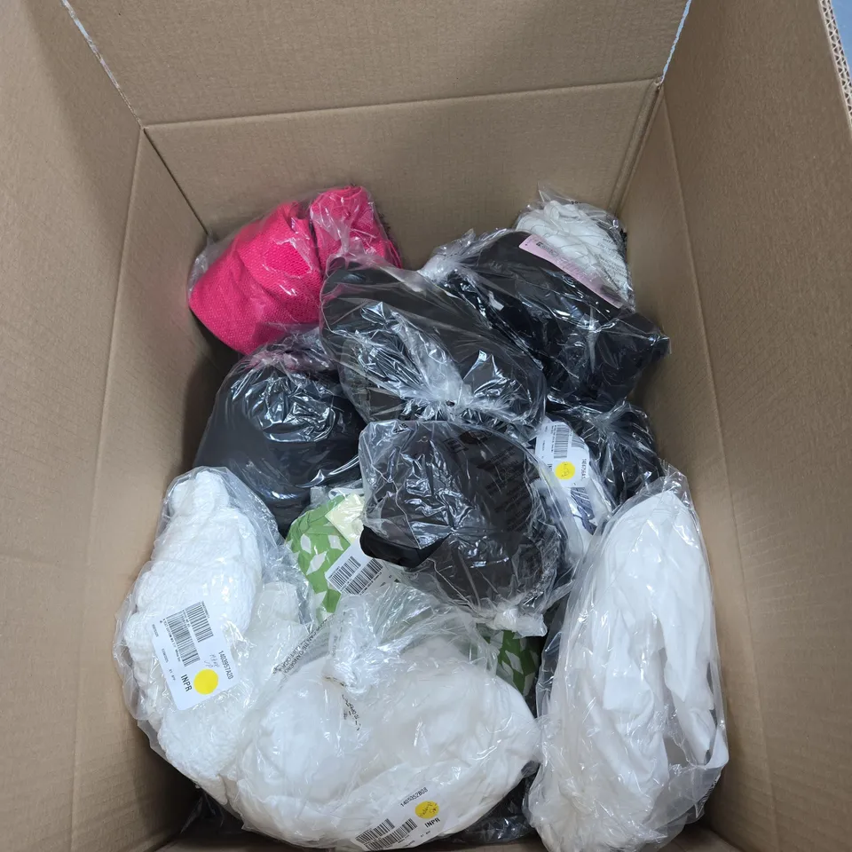 BOX OF APPROXIMATELY 25 ASSORTED CLOTHING ITEMS TO INCLUDE MASAI, KIM AND CO ETC