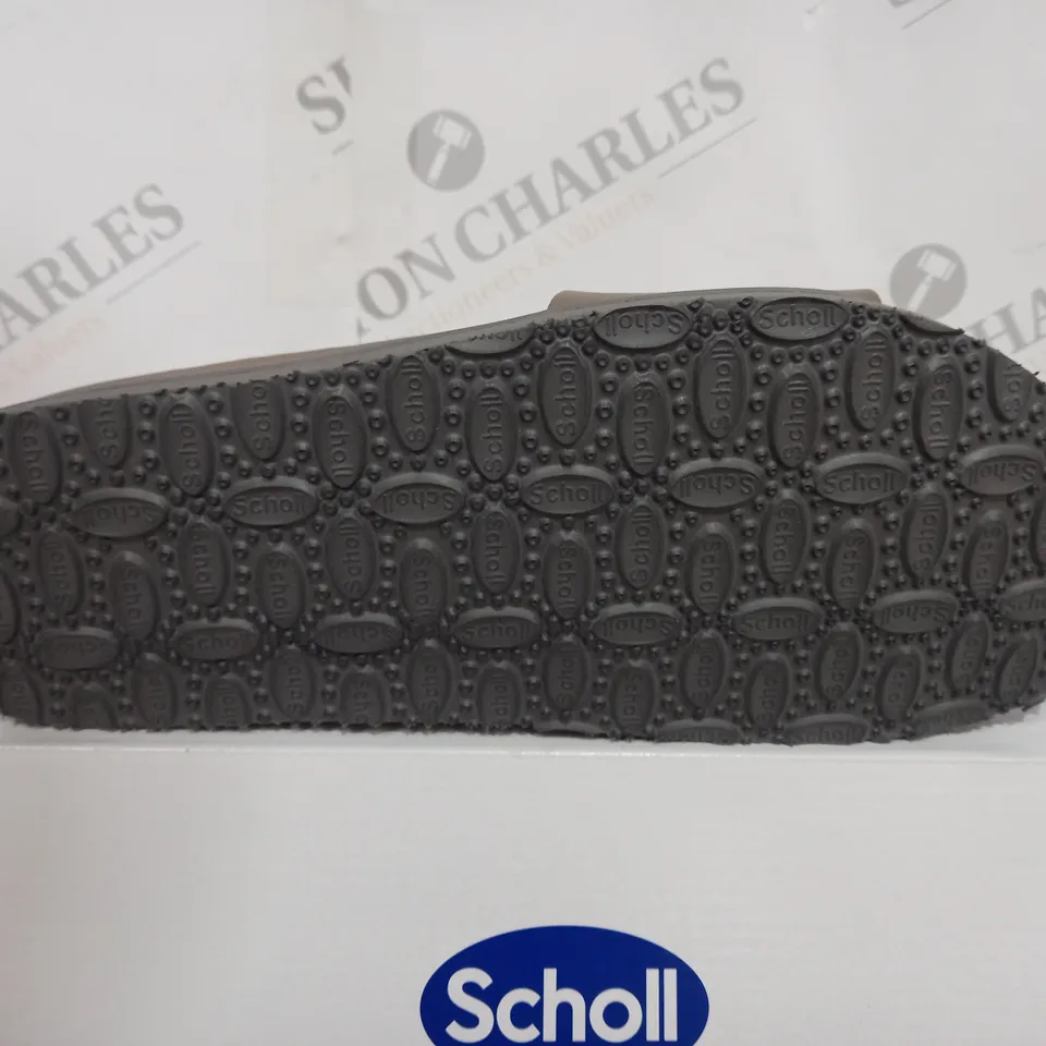 BOXED SCHOLL THICK PADDED OPEN TOE SANDAL - SIZE 7