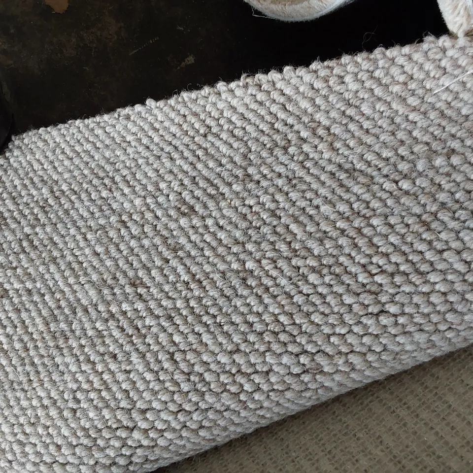 ROLL OF QUALITY BEACHCOMBER BARNACLE CARPET APPROXIMATELY 5M × 5.06M