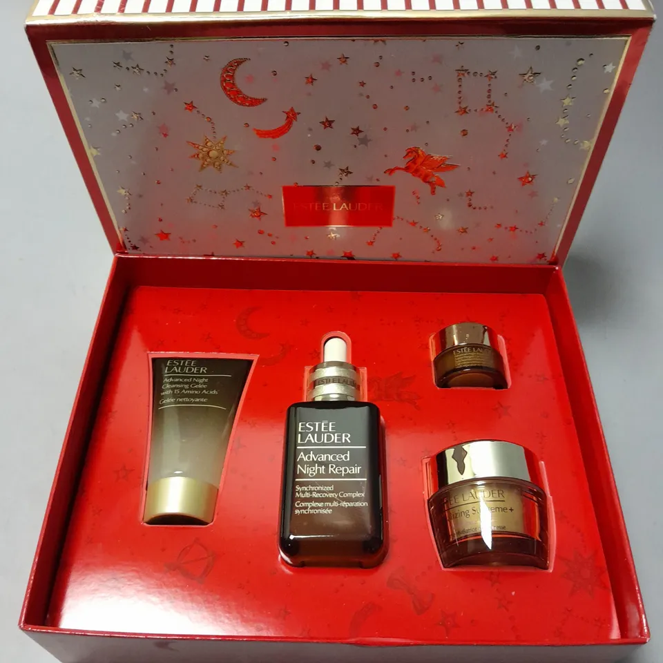 BOXED ESTEE LAUDER THE LIFT + GLOW ROUTINE