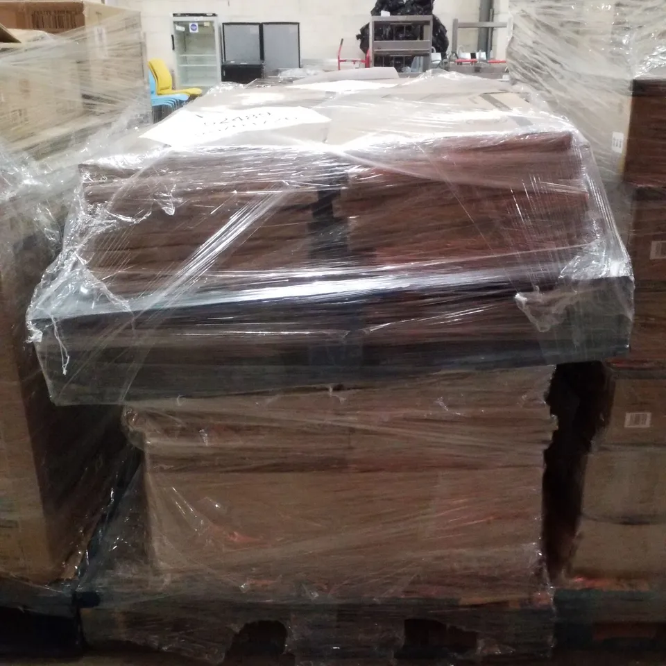 PALLET CONTAINING APPROXIMATELY 112 BOXES OF 24 BRAND NEW HALLOWEEN DECORATIVE "ENTER IF YOU DARE" SIGNS
